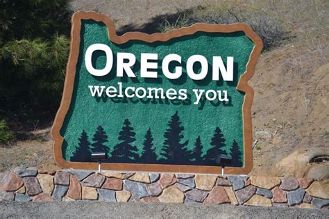 Oregon Welcome Sign States That I Have Lived In Pinterest