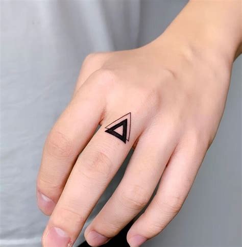 39 Creative Minimalist Aesthetic Tattoo Ideas