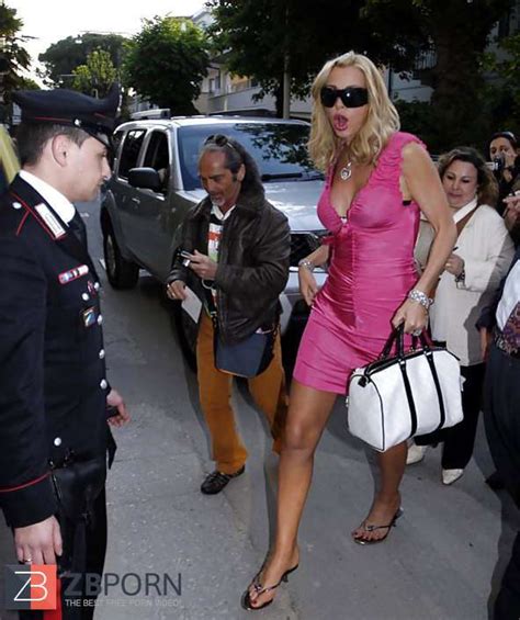 Italian Mummy Valeria Marini ZB Porn