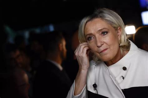 La Fiscalía De París Investiga La Campaña De Marine Le Pen Por Posible