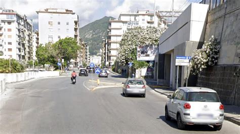 Incidente A Torrione Sbanda E Cade Dalla Moto Muore 32enne