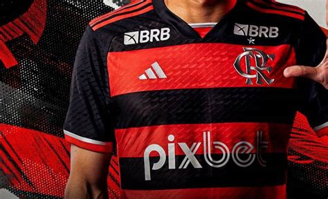 Flamengo oficializa renovação de Fabrício Bruno até fim de 2028