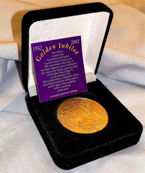 1952 2002 Queen Elizabeth Ii Gold Jubilee Coin Medal Coa Old Spare