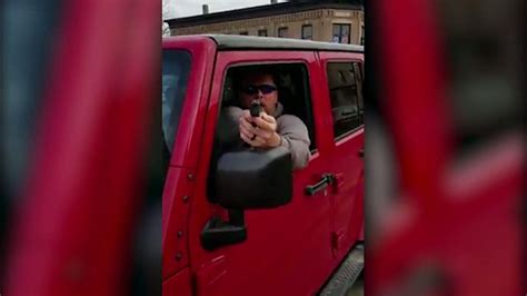 Man Points Gun At Driver In Road Rage Incident Caught On Video Fox 32 Chicago