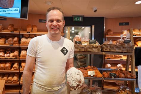 Kerststollen Met Goud Bekroond Bij Dikke Mik