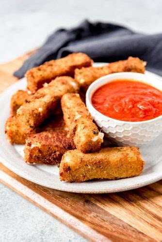 Mozzarella Sticks | The Recipe Critic