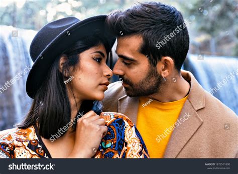 5766 Couples Looking Into Each Others Eyes 图片、库存照片和矢量图 Shutterstock