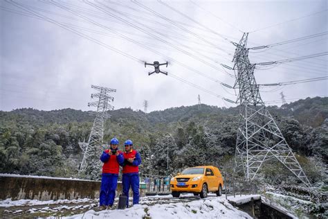 国网杭州市富阳区供电公司：迎风雪战寒潮 守护光明与温暖