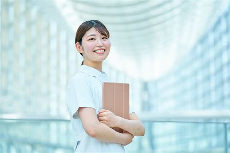 看護師におすすめの副業は？副業経験者と禁止している職場の割合、注意点もまとめて解説！ なるほど！ジョブメドレー