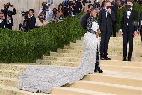 Simone Biles On Her 88 Pound 2021 Met Gala Gown Exclusive