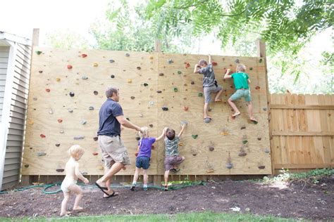 Creating A Backyard Rock Climbing Wall: Tips And Tricks - DECOOMO