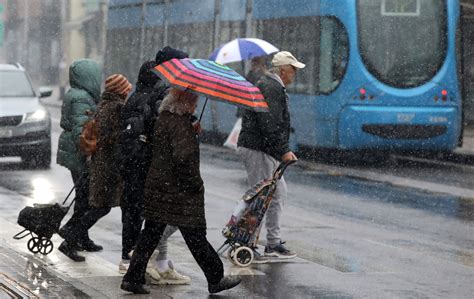 Stiže promjena vremena Zima pokazuje zube moglo bi biti i snijega