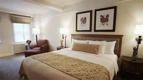 Deluxe Room With Queen | San Carlos Hotel