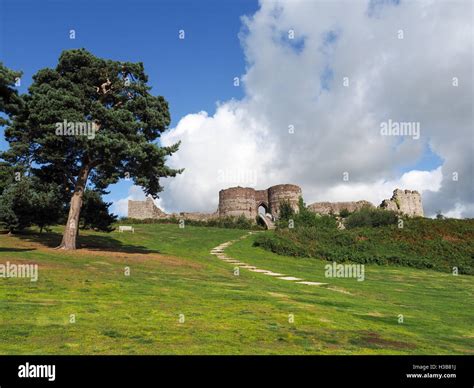 Ancient Ruins at Beeston Castle Stock Photo - Alamy