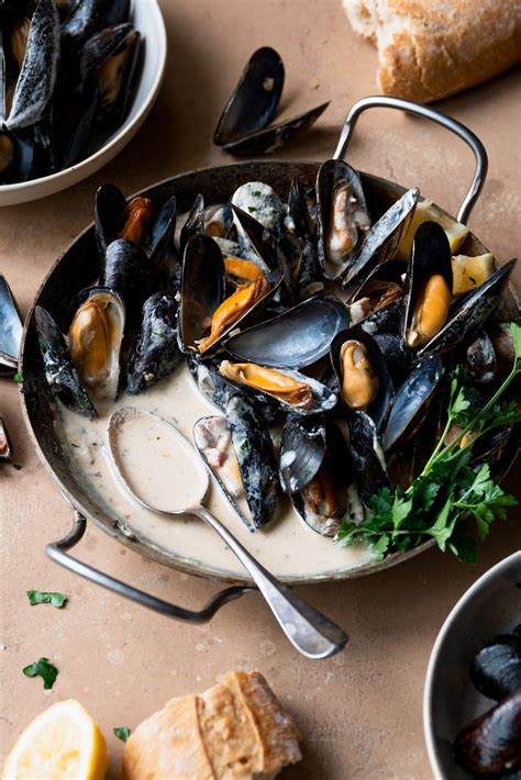 Mosselen In Een Witte Wijnsaus Met Spekreepjes En Creme Fraiche Food