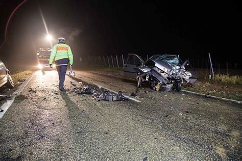 Fotostrecke Besigheim Schwerer Unfall Fordert Eine Tote Nachrichten