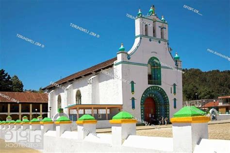 Cuasi Parroquia Santa Cruz La Huacana