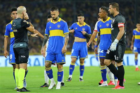 Celebra Colo Colo Boca Juniors No Para De Sufrir Y Recibe Un Duro