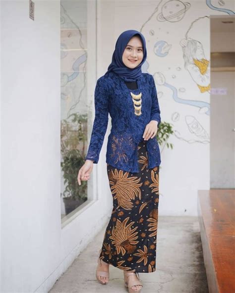 Tutorial Hijab Untuk Kebaya Kutu Baru – newstempo