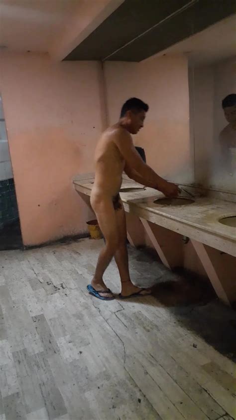 Men Wearing Slippers Or Flip Flops Exhib Naked ThisVid