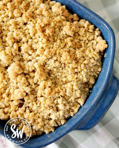 Plum Crumble with Oats - Sew White