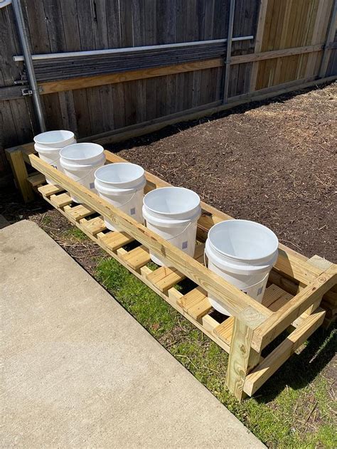 5 Gallon Bucket Growing Table - Project by Mommyskitchen - Homesteadian