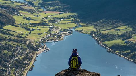 Hiking Trails at Mt. Hoven (1011 m.) | Loen Skylift