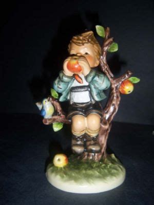 HUMMEL GOEBEL FIGURINE 403 TMK 6 An Apple A Day C948 CF Antique