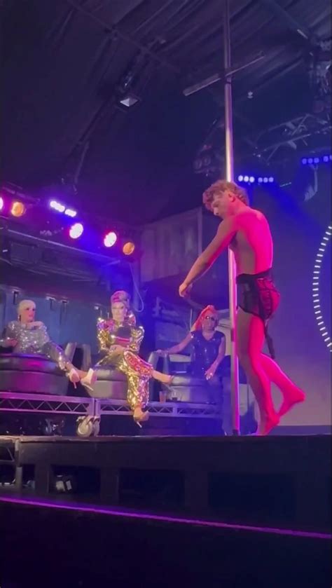 Porn Idol Lad Strips Naked For Porn Idol ThisVid