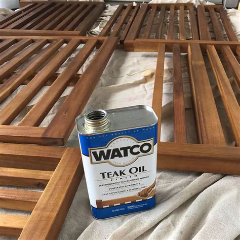 Protecting Outdoor Wood Furniture With Teak Oil