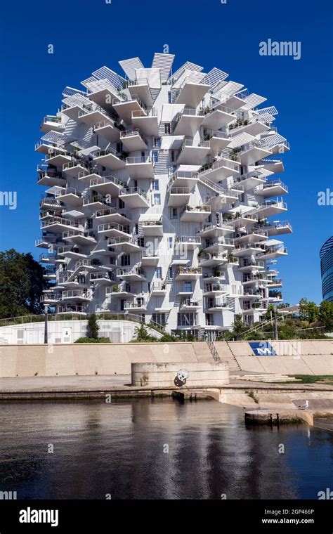 Modern Building L Arbre Blanc Les Berges Du Lez Montpellier