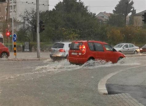 Potop U Splitu Zatvoreni Putevi U Dalmaciji Video Bn