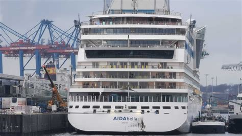 Aida Bella Passagiere M Ssen Nach Crash In Hamburg Weiter Warten