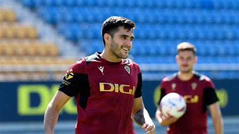 Maxi Gómez entra en la convocatoria del Cádiz CF ante el Almería cuál