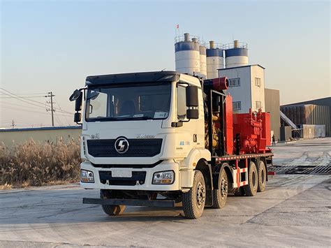 Shacman Chassis Weichai Engine Tires Oil Field Fracturing Truck