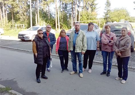 В Ревде жители пятиэтажки по Мира получают штрафы за парковку на ...