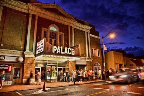 Palace Theater - Mirror Lake Inn