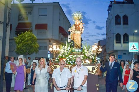 La Procesión De La Virgen Del Carmen Pone Fin A Las Fiestas Del Popular