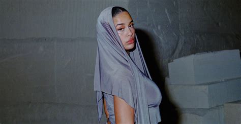 Jorja Smith Anuncia Los Detalles De Su Nuevo Disco Falling Or Flying