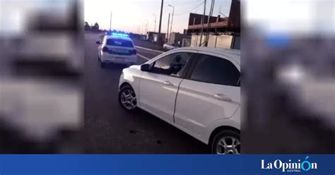 Una mujer sufrió un brote psicótico intentó escapar y chocó contra una