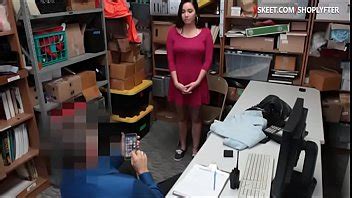 Sexy ladrón de tiendas stripsearched y follada XVIDEOS
