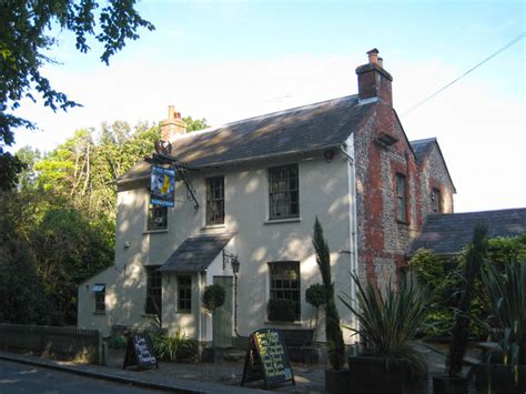 Half Moon Plumpton © Oast House Archive Cc By Sa20 Geograph