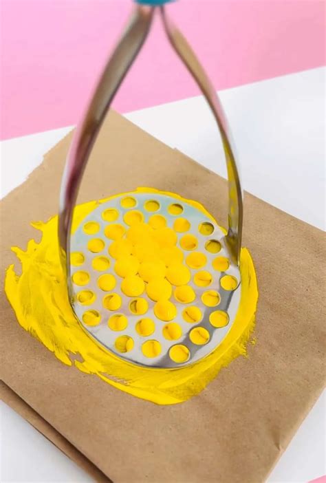 Potato Masher Chick Craft - Creative Easter Art