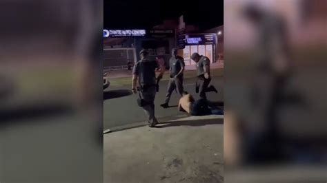 Vídeo mostra PM dando chute na cabeça de homem caído no interior de SP