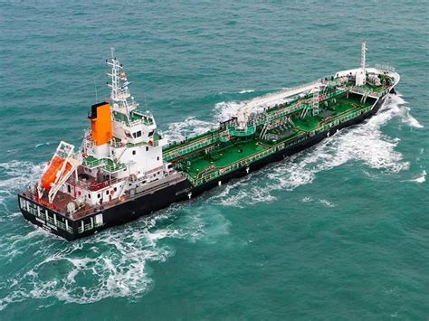 V Bunkers Unveils Singapores First Electric Hybrid Bunker Tanker