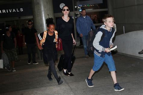 Photo Angelina Jolie Et Ses Enfants Shiloh Pax Maddox Et Zahara