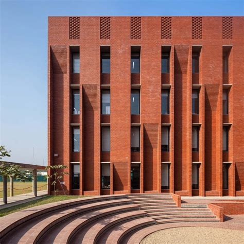 Feilden Clegg Bradley Studios Wraps Dhaka School Around Courtyards