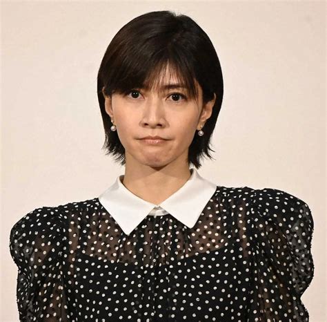 Nhk「ドラマ10『燕は戻ってこない』試写会・出演者会見」に出席した稲垣吾郎、石橋静河、内田有紀（撮影・小渕 日向子） ― スポニチ