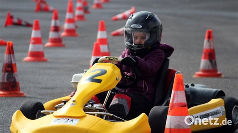 Starter Beim Adac Jugend Kart Slalom Des Ac Kirchenthumbach In