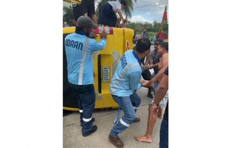 Estudiantes Que Iban En Bus Colegial Resultan Heridos En Accidente En